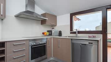 Kühlschrank, Mikrowelle, Ofen, Geschirrspüler