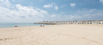 Near Barcelona and next to the beach, Matarolux28