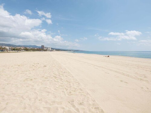 Near Barcelona and next to the beach, Matarolux28