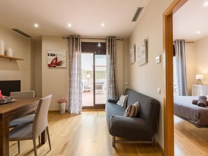 TV - Near Barcelona and next to the beach, Matarolux28 (Mataro)