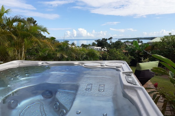 Tina de hidromasaje al aire libre