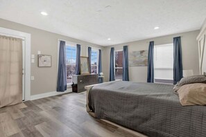 3 makuuhuonetta, silitysrauta/-lauta, Wi-Fi, vuodevaatteet