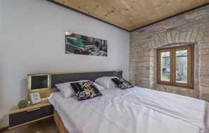 3 bedrooms, free WiFi, bed sheets - Aquileia Residence # 4 - peaceful, private garden, large pool, close to Grožnjan (Grožnjan)