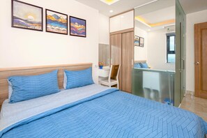 Exclusive Condo (3704) | 2 bedrooms, desk, laptop workspace, blackout drapes