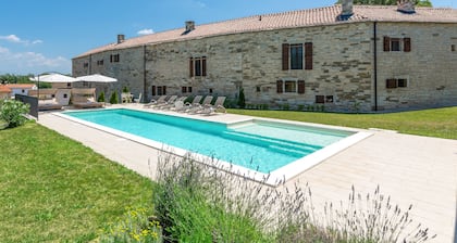 Aquileia Residence # 1 - peaceful, private garden, large pool, close to Grožnjan