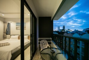 디럭스룸 | 발코니 전망