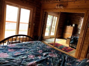 2 bedrooms, desk, free WiFi, bed sheets