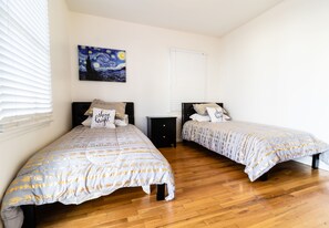 2 habitaciones, tabla de planchar con plancha y wifi gratis 