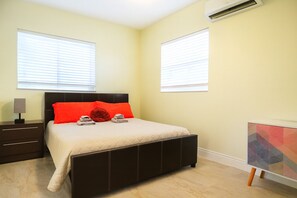 2 chambres, fer et planche à repasser, Wi-Fi, draps fournis