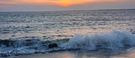 Beach nearby, sun loungers, beach towels