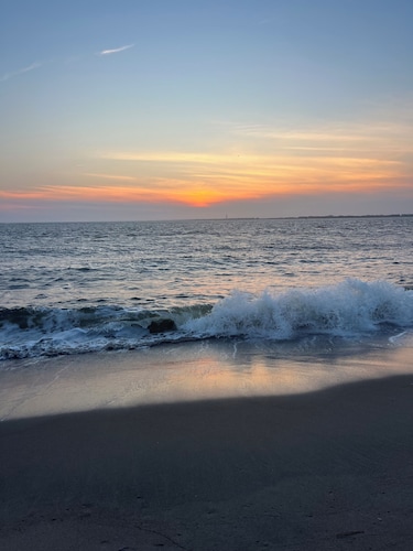 Bald Head Island Family Retreat with private pool, BHI & Shoals!