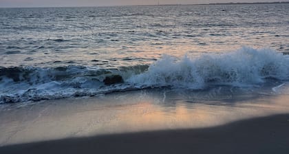 Bald Head Island Family Retreat with private pool, BHI & Shoals!