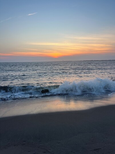 Bald Head Island Family Retreat with private pool, BHI & Shoals!
