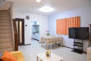 3 habitaciones, decoración personalizada y muebles diferentes 