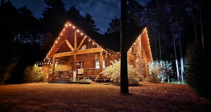 🏞Location* Beautiful Custom Log Cabin By Dells,next to WI River*Ski*Fireplace🏕