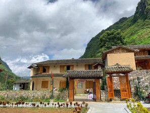 Basic Quadruple Room | Garden view