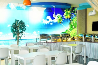Palette Muscat Al Bayrahaa