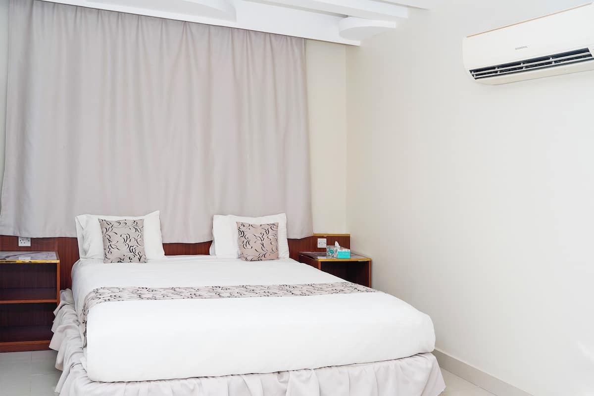 Junior Suite | 1 bedroom, free WiFi, bed sheets
