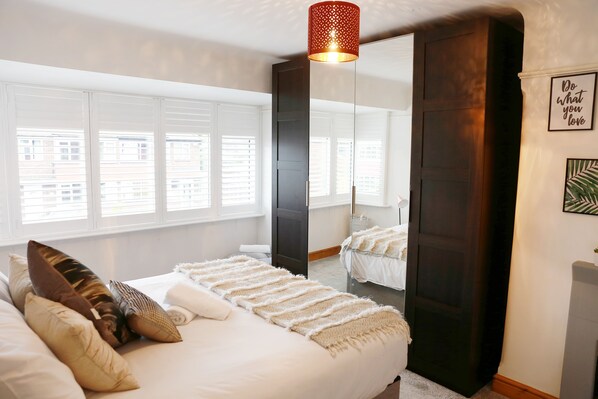 3 bedrooms, iron/ironing board, free WiFi, bed sheets