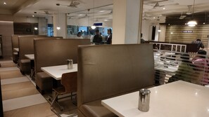 مطعم