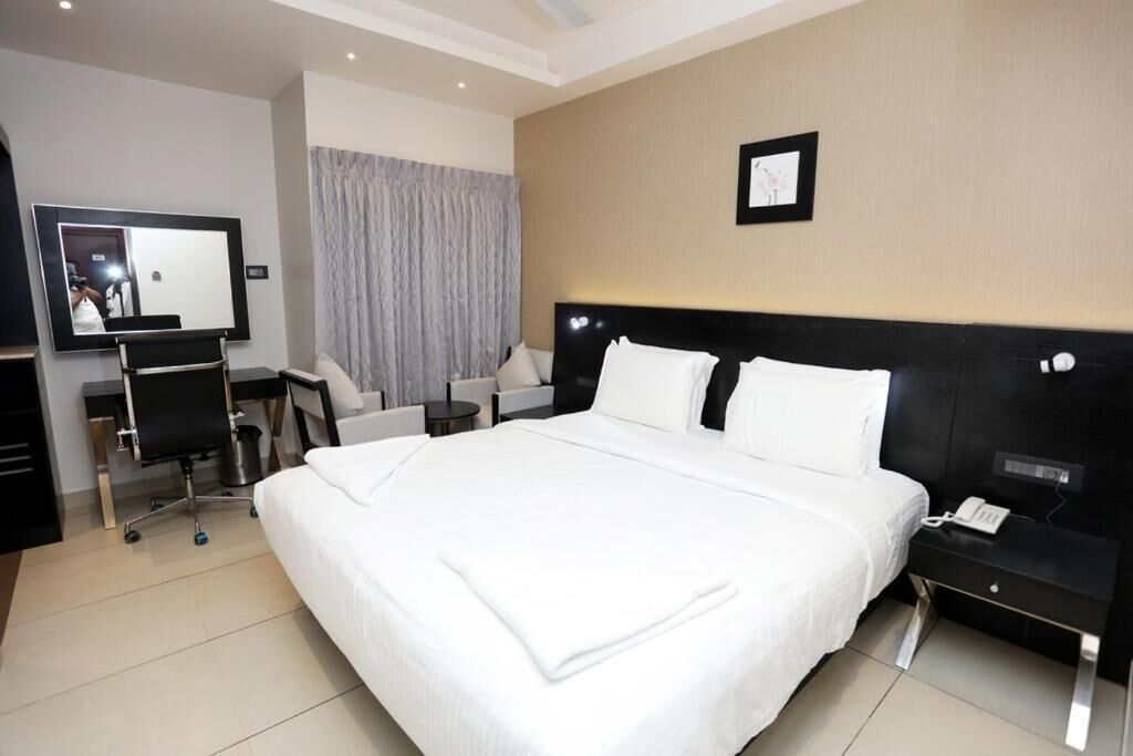 Egyptian cotton sheets, premium bedding, individually furnished