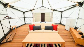 Tent | Down duvets, in-room safe, blackout curtains, iron/ironing board