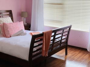 1 soverom, strykejern/-brett, wi-fi og sengetøy