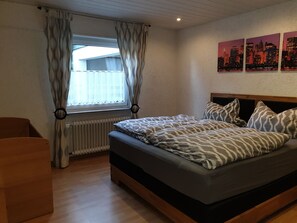 2 bedrooms, iron/ironing board, cribs/infant beds, free WiFi - Vacation apartment in the Odenwald (Mörlenbach)