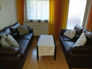 Smart-TV, DVD-Player, Videothek, Stereoanlage