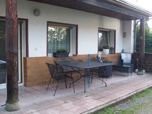 Outdoor dining - Vacation apartment in the Odenwald (Mörlenbach)