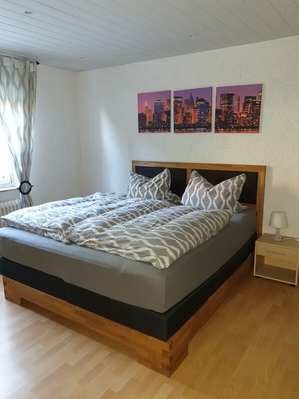 2 Schlafzimmer, Bügeleisen/Bügelbrett, Babybetten, kostenloses WLAN