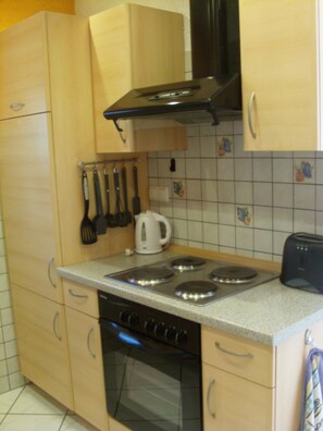 Réfrigérateur, four, plaque de cuisson, lave-vaisselle
