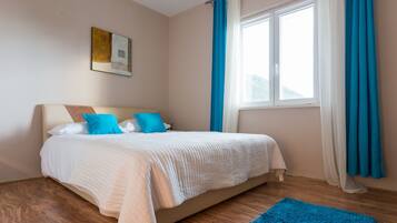 2 chambres, fer et planche à repasser, Wi-Fi, draps fournis