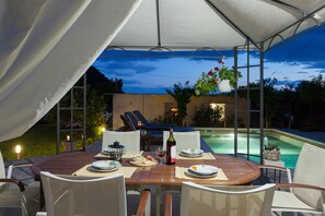 Outdoor dining - Villa with pool near Cavtat and Dubrovnik (Dubravka)