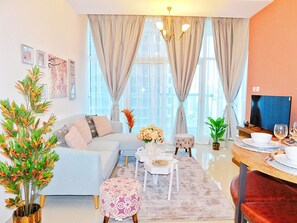 Appartement, 1 chambre, vue marina (2705) | Coin séjour | Télévision LCD