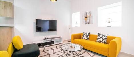 Apartment, 2 Bedrooms (1507) | Living area | LCD TV