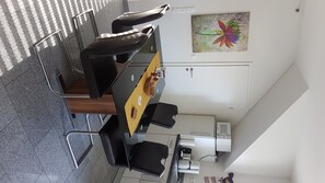 1 habitación, tabla de planchar con plancha, wifi y ropa de cama 