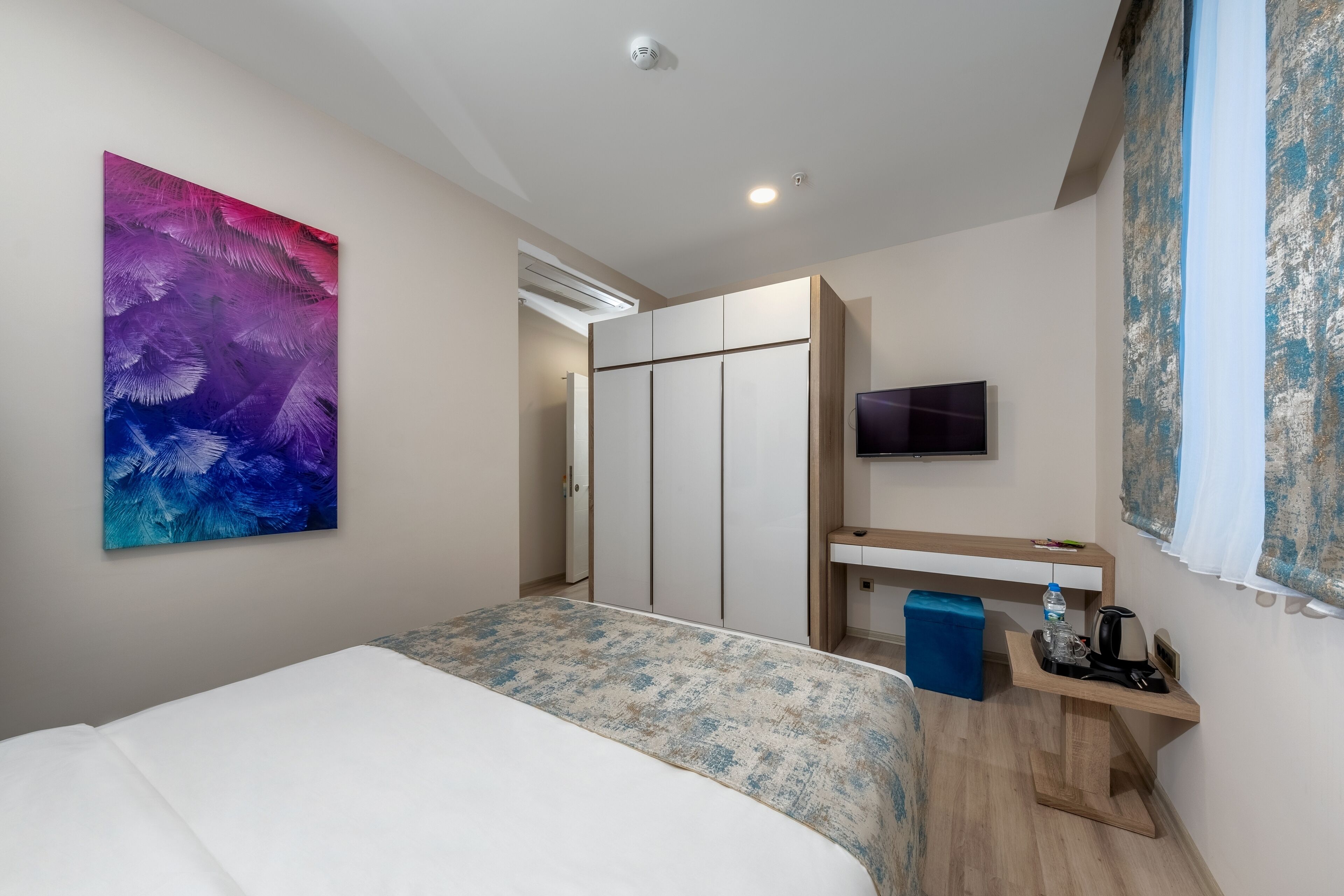 standard single room | premium bedding, down duvets, minibar, individually decorated