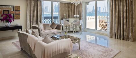 Appartement, 2 chambres, vue mer, en front de plage | Coin séjour