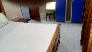 17 bedrooms, iron/ironing board, WiFi