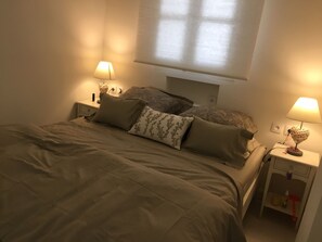1 Schlafzimmer, Bügeleisen/Bügelbrett, Bettwäsche