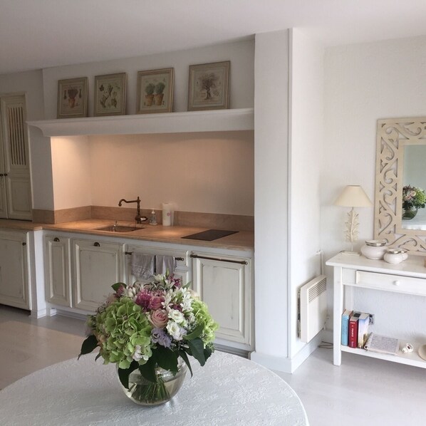 Interior - High Standing Apartment (Gassin)