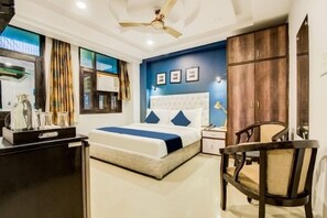 Deluxe Room, 1 King Bed | Minibar, laptop workspace, iron/ironing board, free WiFi - HIRA PALACE (New Delhi)