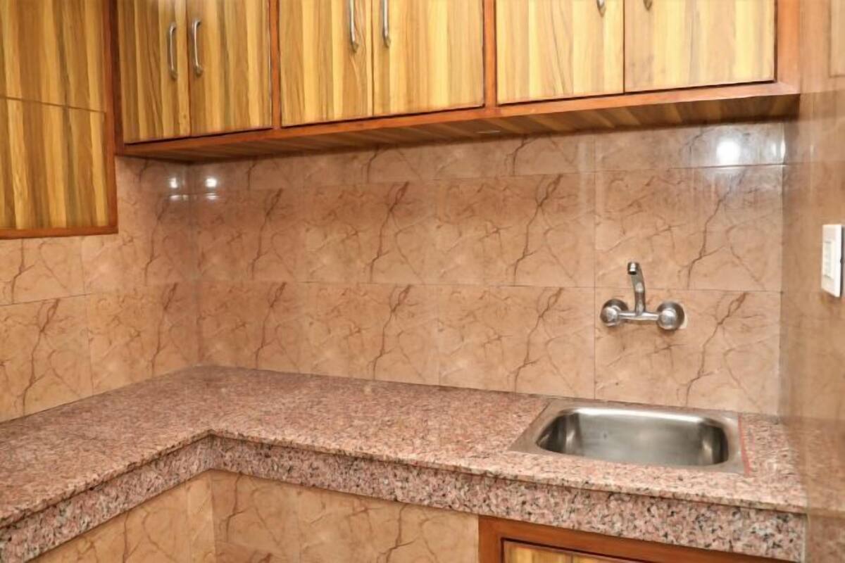 Bathroom | Shower, rainfall showerhead, free toiletries, hair dryer