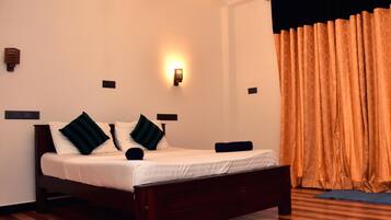 Iron/ironing board, free WiFi