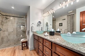 Shower, hair dryer, towels - Colby Loft | Downtown Asheville Loft in Historic S&W Building (Asheville)