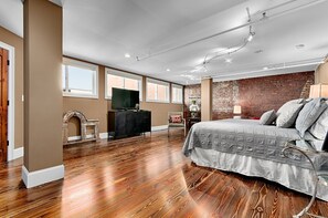 2 habitaciones, tabla de planchar con plancha, cuna de viaje y wifi