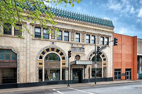 The Southern Gem | S&W Building