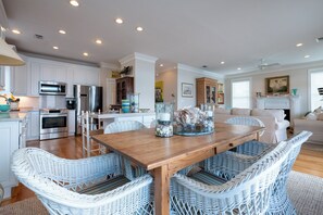 Dining - Port of CAW ~ 89 Seaward Drive ~ Santa Rosa Beach (Santa Rosa Beach)