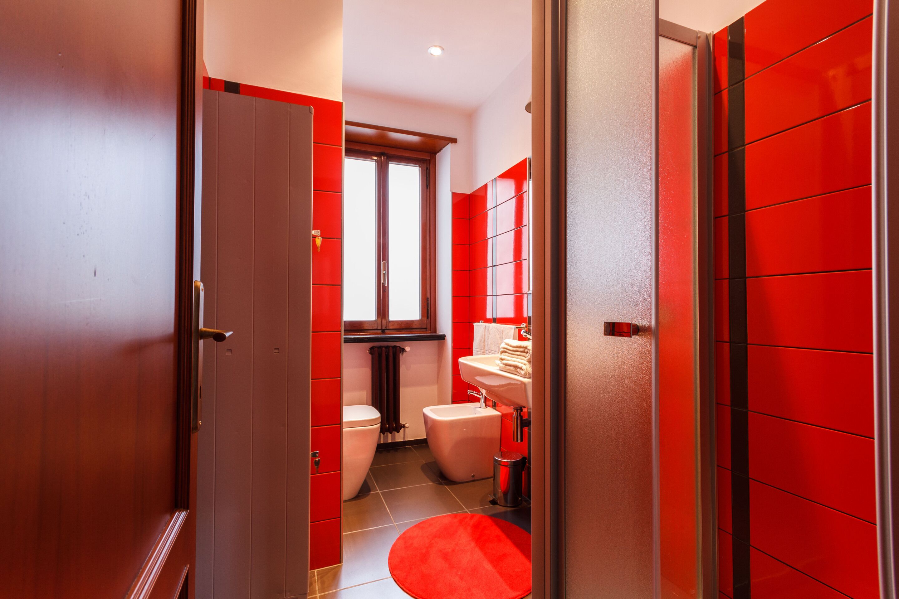 Comfort Double Room, Private Bathroom, City View (External Bathroom) | Bathroom | Shower, free toiletries, hair dryer, towels